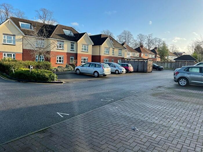2 Bedroom Flat To Rent In Robin Hood Lane, Hall Green, B28