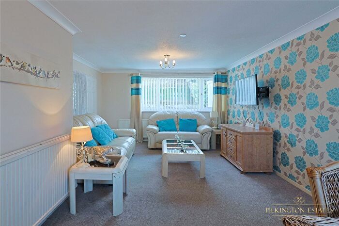 3 Bedroom End Of Terrace House For Sale In Hurrell Close, Plymouth, Devon, PL6