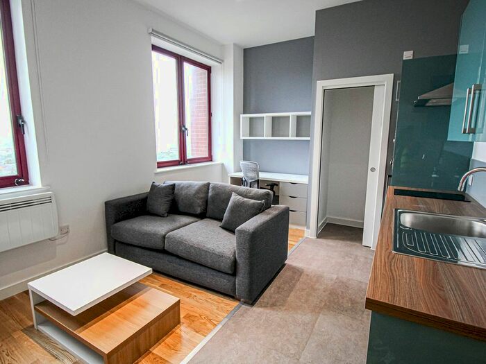 Studio To Rent In Wade Lane, Leeds, LS2