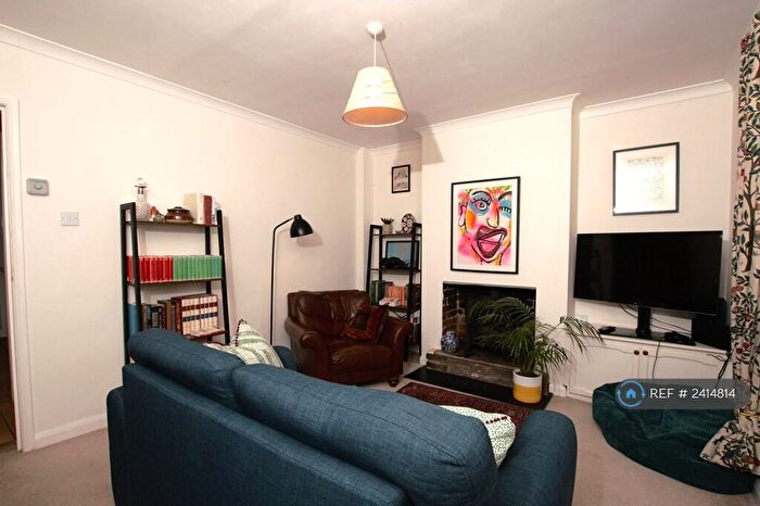 2 Bedroom End Of Terrace House To Rent In Herts, Berkhamsted, HP4