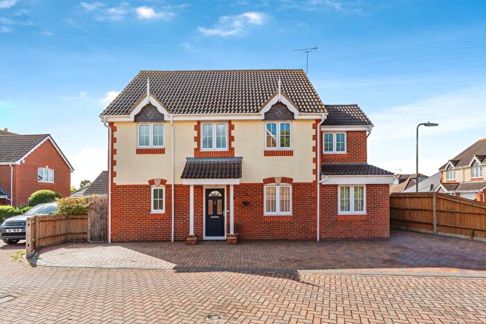 5 Bedroom Detached House For Sale In Hawkers Close, Totton, Southampton, Hampshire, SO40