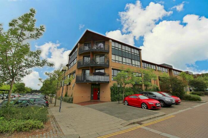 2 Bedroom Flat To Rent In South Th Street, Central Milton Keynes, Bucks, MK9