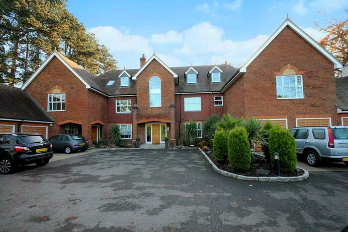 3 Bedroom Flat To Rent In Clareways, Lady Margaret Road, Sunningdale, SL5