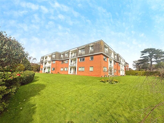 2 Bedroom Flat For Sale In Cranford Avenue, Exmouth, Devon, EX8