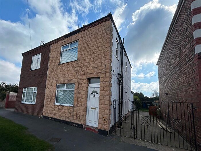 2 Bedroom House To Rent In School Walk, Bawtry, Doncaster, DN10