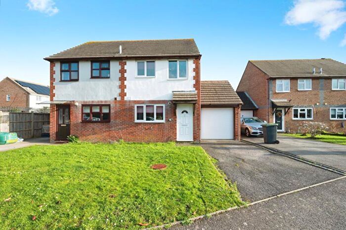 2 Bedroom Semi-Detached House For Sale In Kingfisher Close, Hayling Island, Hampshire, PO11