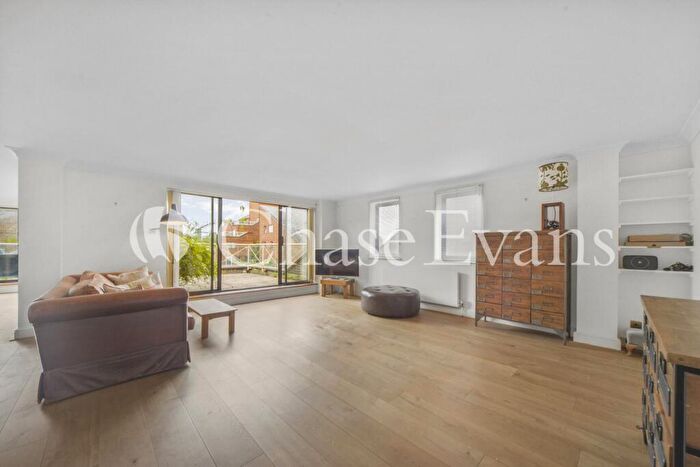 3 Bedroom Flat For Sale In Cumberland Mills Square, Isle Of Dogs, London, E14