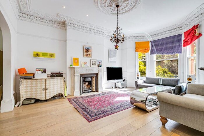 4 Bedroom Apartment For Sale In Netherhall Gardens, Hampstead Village, NW3