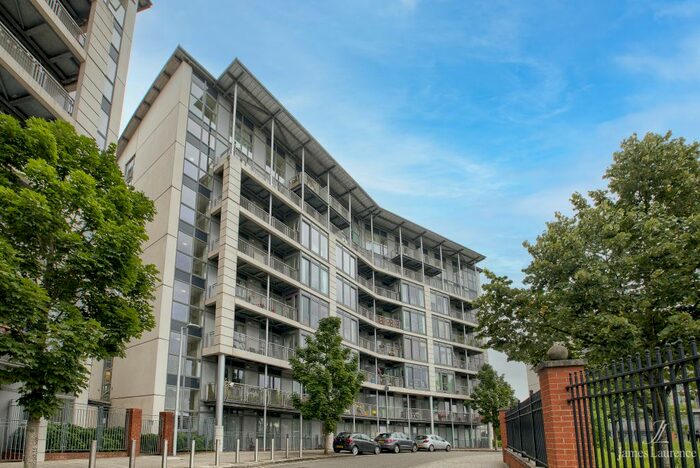 2 Bedroom Flat To Rent In Langley Walk, Park Central, Birmingham, B15