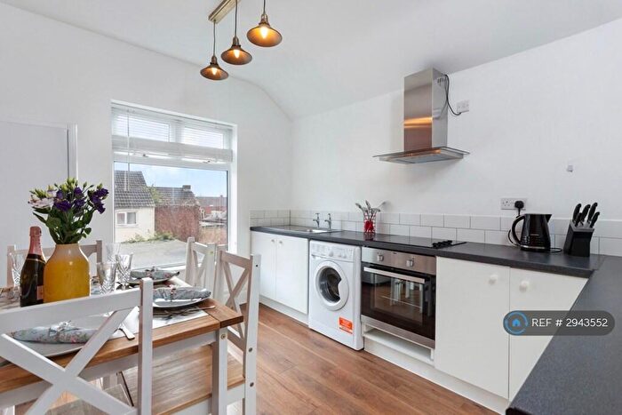 2 Bedroom Flat To Rent In Broadway, Kettering, NN15