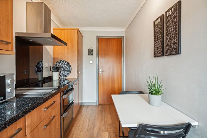 1 Bedroom Flat To Rent In Raeberry Street, North Kelvinside, Glasgow, G20