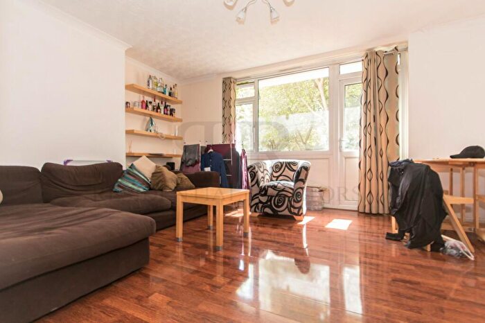 3 Bedroom Maisonette To Rent In Llewellyn Street, London, SE16