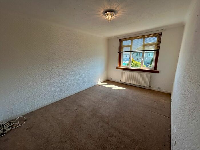 2 Bedroom Flat To Rent In Waverley Drive, Wishaw, ML2