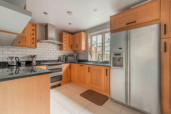 3 Bedroom End Terrace House To Rent In Roxeth Hill, Harrow On The Hill, Harrow, HA2