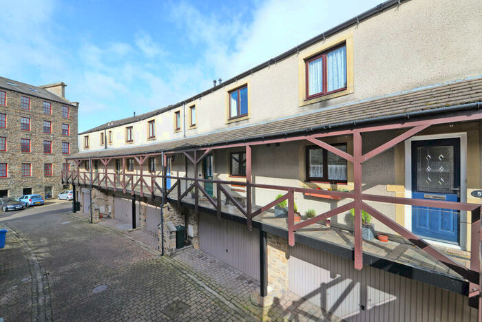 2 Bedroom Terraced House To Rent In Counting House Mews, Skipton, BD23