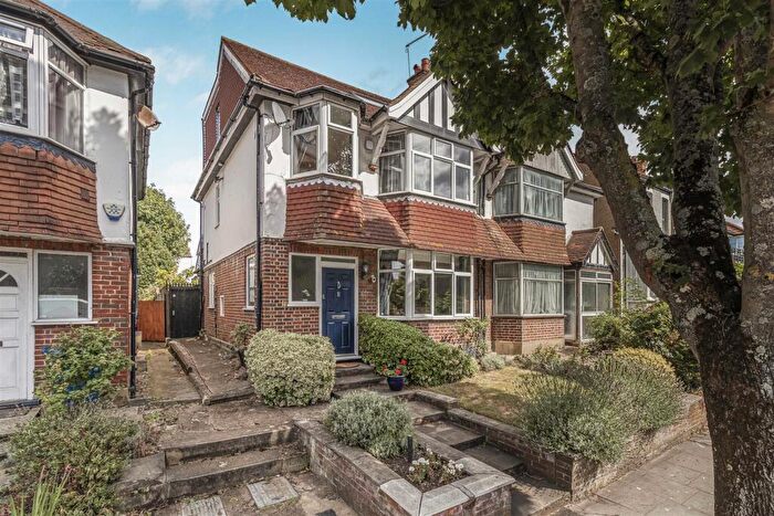 4 Bedroom Semi-Detached House For Sale In Daws Lane, Mill Hill, NW7