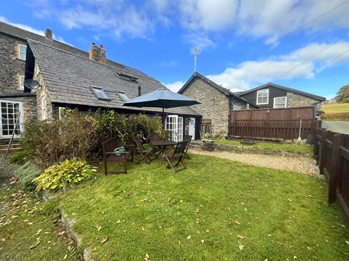 2 Bedroom Semi Detached House For Sale In South Street, Rhayader, LD6