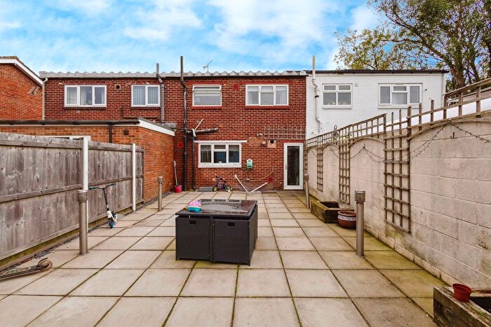 3 Bedroom Terraced House For Sale In Fifth Street, Portsmouth, PO1