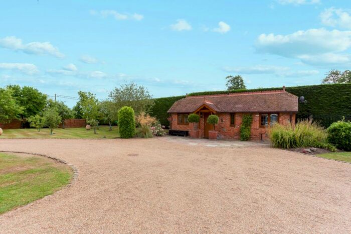 1 Bedroom Bungalow To Rent In Twyford Road, Binfield, Bracknell, Berkshire, RG42