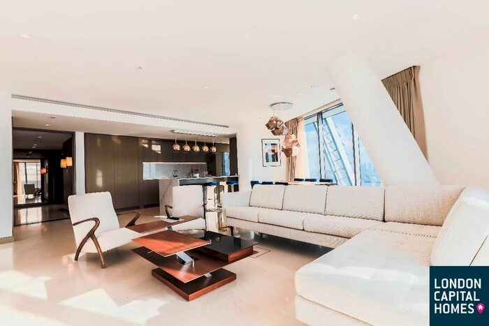 3 Bedroom Flat To Rent In Blackfriars Road, London, SE1