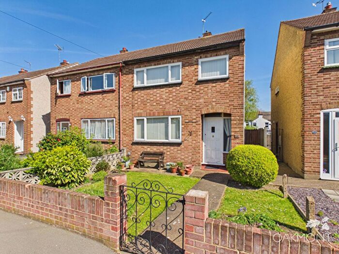 3 Bedroom Semi Detached House For Sale In Margaret Close, Romford, RM2