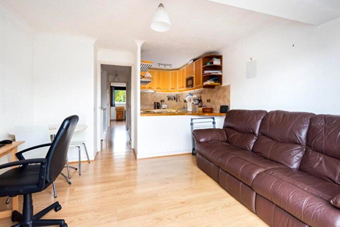 1 Bedroom Flat To Rent In Whiteadder Way, London, E14