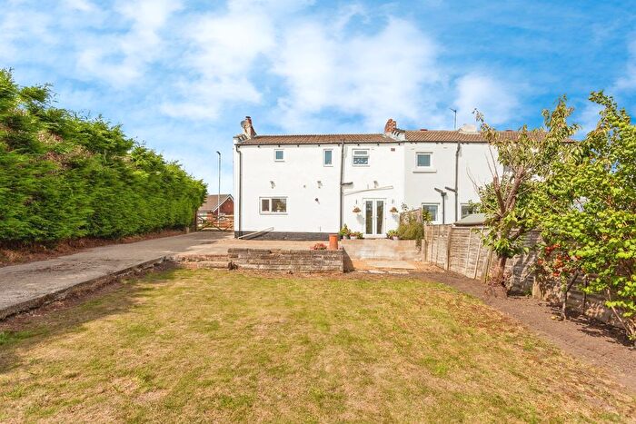 2 Bedroom Semi-Detached House For Sale In Brandy Carr Road, Kirkhamgate, Wakefield, WF2