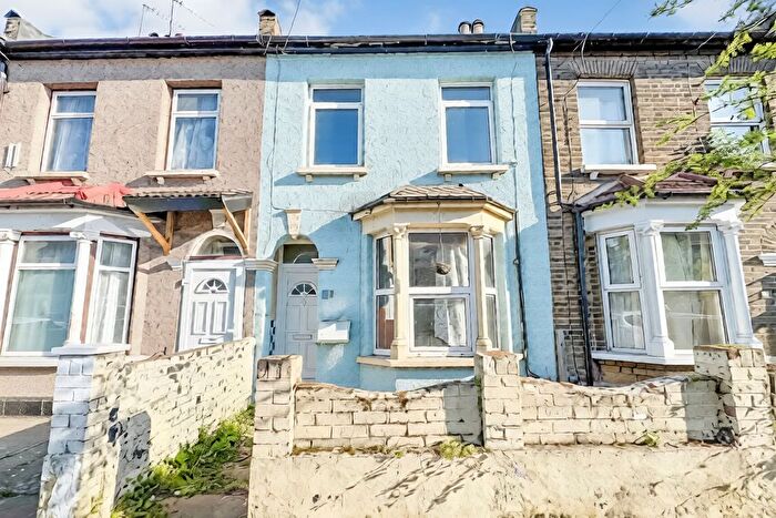 3 Bedroom Terraced House For Sale In Downsell Road, London, E15