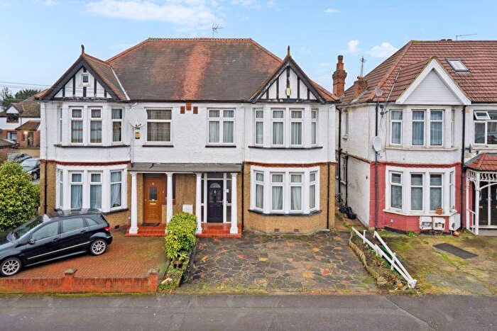 4 Bedroom Semi-Detached House To Rent In Southfield Park, Harrow, HA2