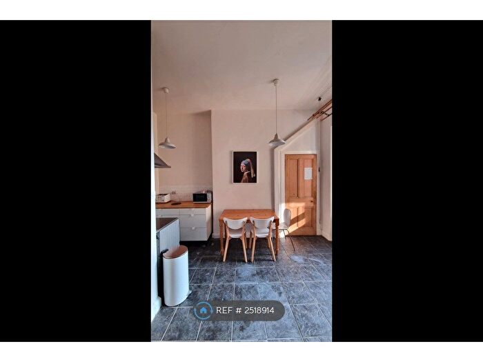 1 Bedroom Flat To Rent In Pirrie Street, Edinburgh, EH6