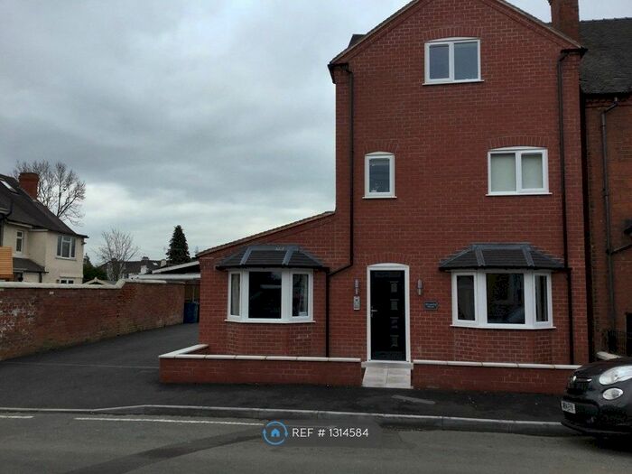 2 Bedroom Flat To Rent In Alexandra Mews, Stafford ST17