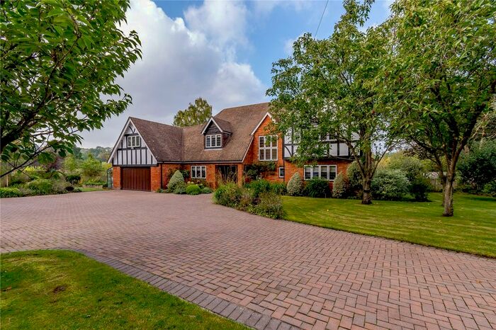 7 Bedroom Detached House For Sale In Burchetts Green Road, Burchetts Green, Maidenhead, Berkshire SL6