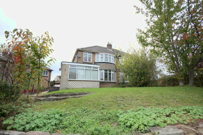 3 Bedroom Semi-Detached House To Rent In Carr Manor Parade, Moortown, LS17
