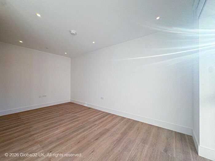 Studio For Sale In , Bow Common Lane, London, E3