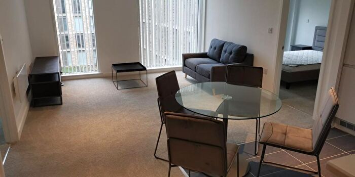 2 Bedroom Flat To Rent In Burlington Square Boundary Ln, M15
