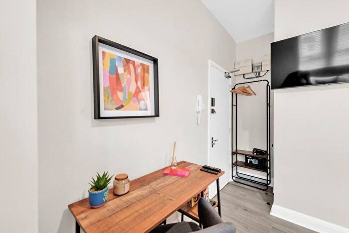 1 Bedroom Studio To Rent In Wightman Road, Haringey, London, N8