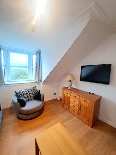 2 Bedroom Flat To Rent In Crown Terrace, Top Floor, City Centre, Aberdeen, AB11