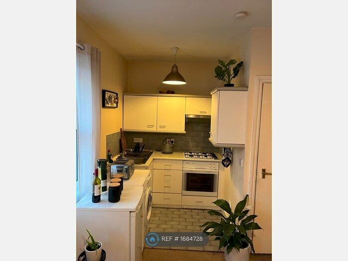 1 Bedroom Flat To Rent In Maidstone Rd, London, N11