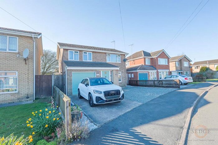 3 Bedroom Detached House For Sale In Helmsley Way, Spalding, PE12