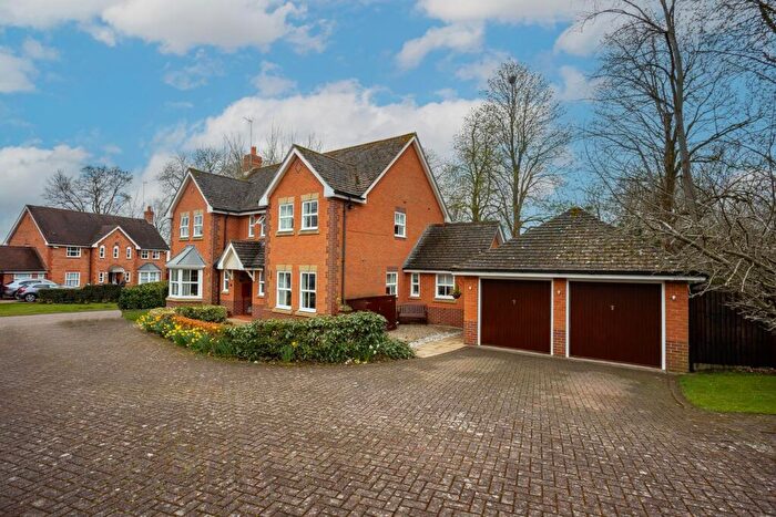 5 Bedroom Detached House For Sale In Balmoral Close, Leicester, LE2