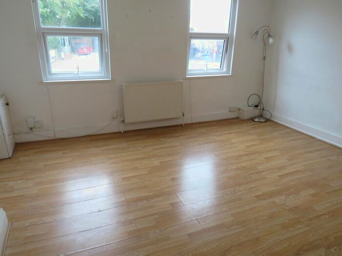 2 Bedroom Flat To Rent In London Road, Ditton, Aylesford ME20