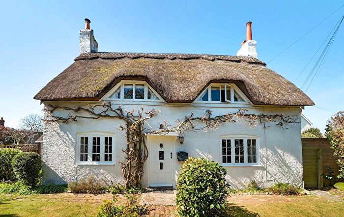 3 Bedroom Detached House For Sale In Havant Road, Hayling Island, PO11