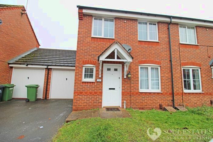 3 Bedroom Semi-Detached House To Rent In Wheelwright Close, Darlaston, Wednesbury, WS10