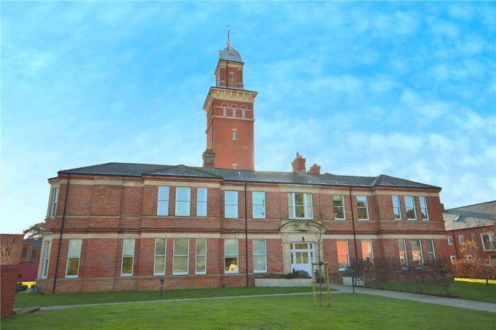 3 Bedroom Apartment To Rent In Whitecroft Park, Newport, PO30