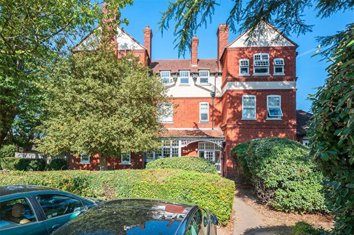 2 Bedroom Flat To Rent In Acacia Way, Kent, DA15