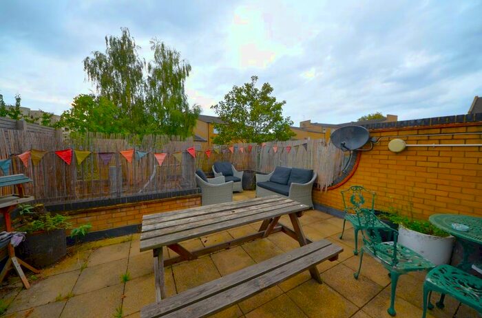 3 Bedroom Town House To Rent In Kelly Avenue, Peckham, SE15