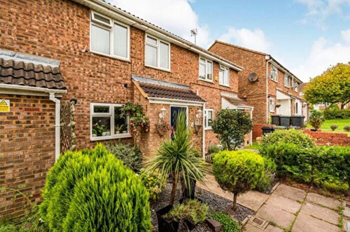 3 Bedroom Terraced House To Rent In Brussels Way, Luton, LU3