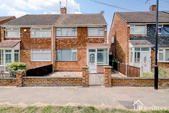 3 Bedroom Semi Detached House To Rent In Colina Close, Coventry, CV3