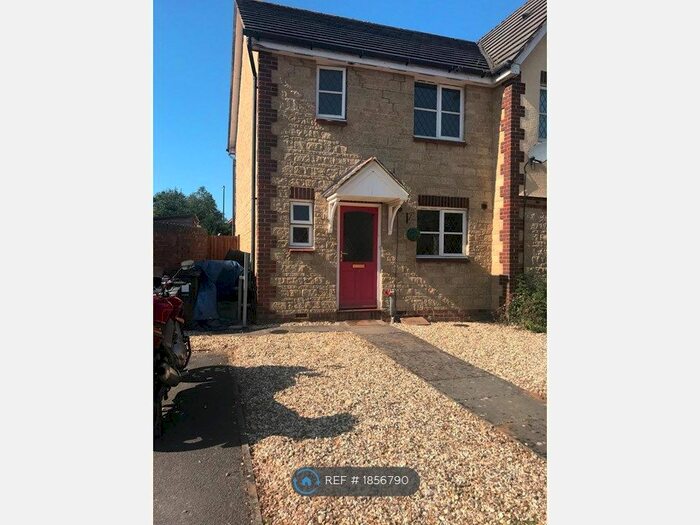 3 Bedroom Semi-Detached House To Rent In Patch Court, Bristol, BS16