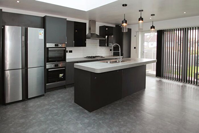 3 Bedroom Terraced House To Rent In The Fairway, Northolt, UB5